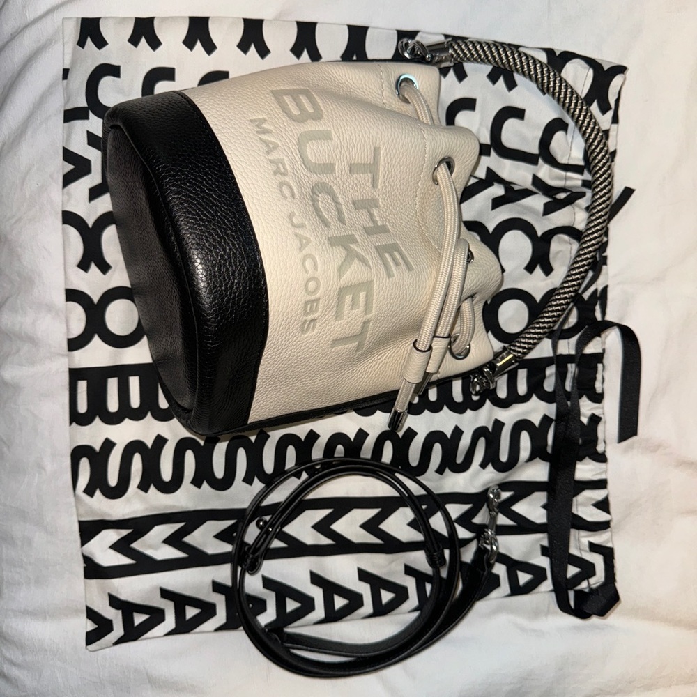Marc Jacobs Black and Cream Shoulder Bag